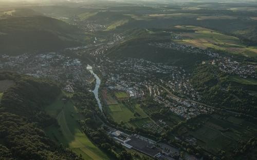 Luftbild Stadt Künzelsau bei Morgendämmerung